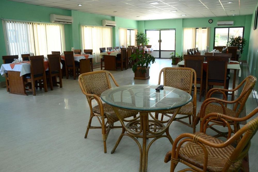 โรงแรมสิทธารถะ Nepalgunj ภายนอก รูปภาพ